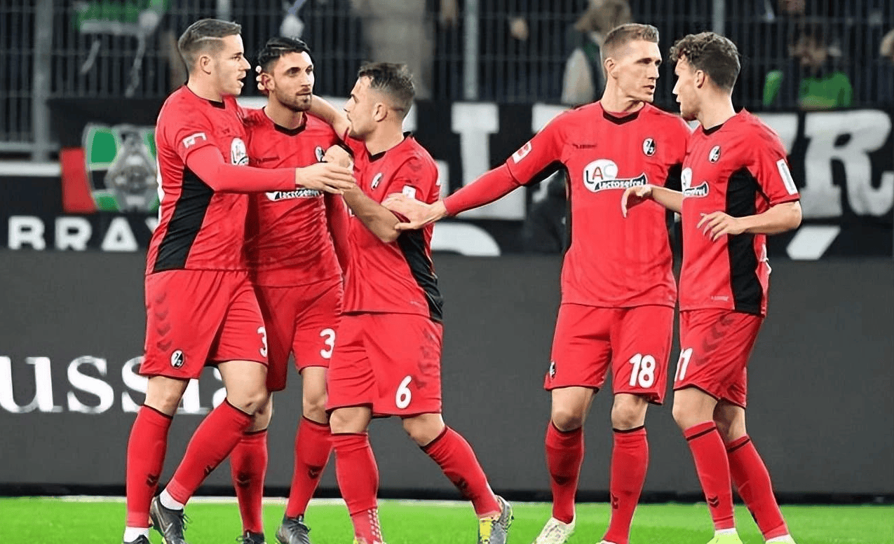 弗赖堡球员逆转劣势，赢得关键胜利