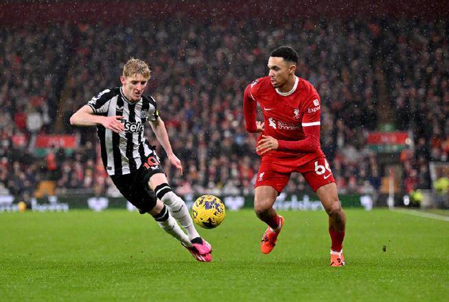 爱游戏大厅-关于欧洲足球热度持续升温：豪强交锋燃情战场的信息