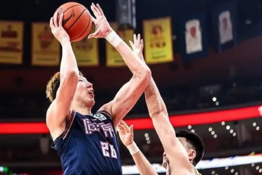 爱游戏官网-关于福建球队全力以赴，取得关键胜利的信息