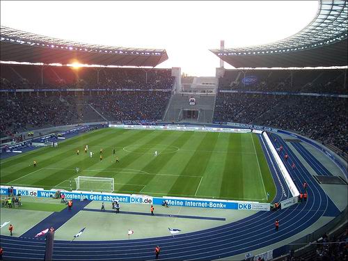 包含柏林赫塔主场凭借实力取胜,向前迈进积分榜的词条 包含柏林赫塔主场凭借实力取胜,向前迈进积分榜的词条