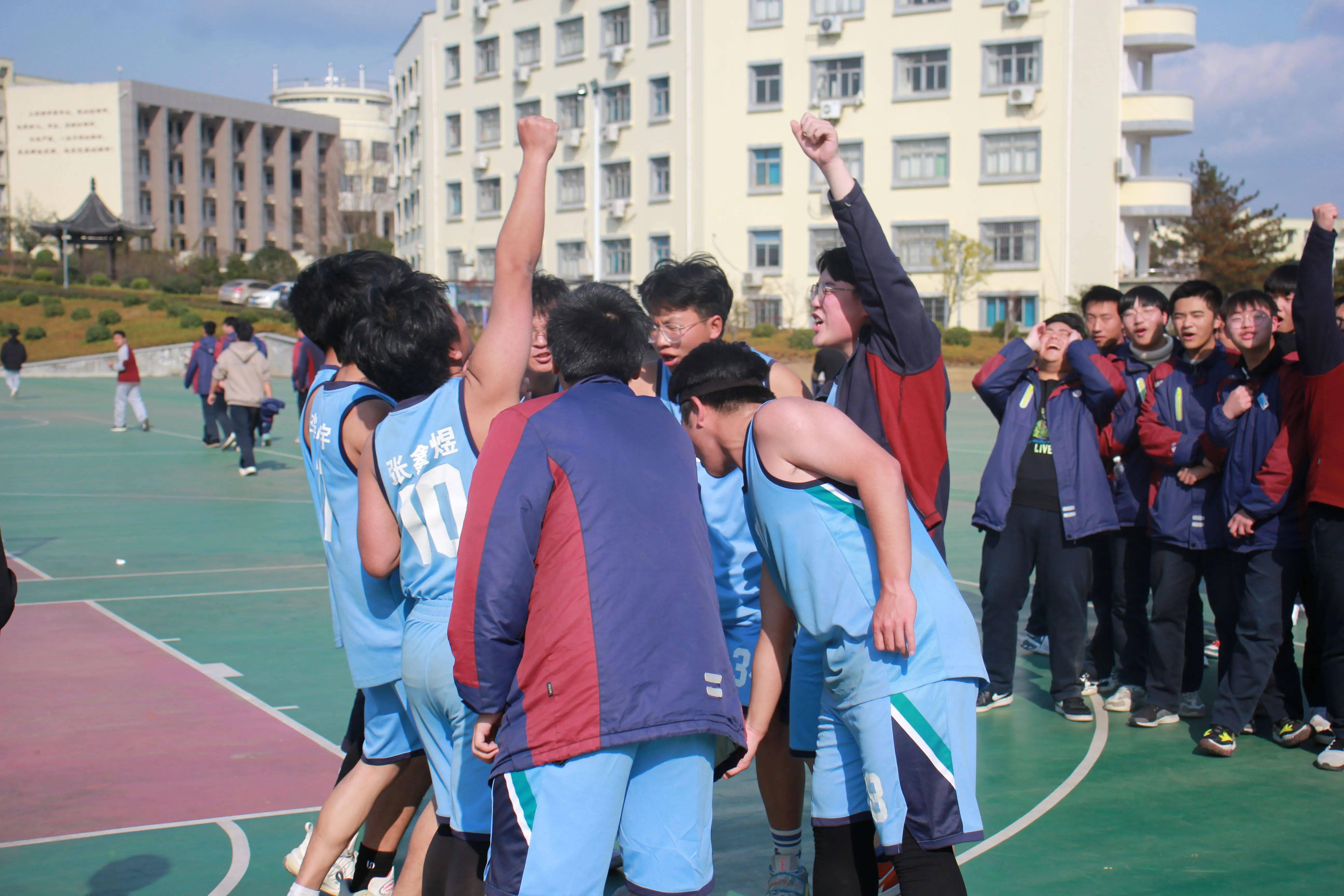 爱游戏大厅-篮球艺术展览展示运动文化，吸引众多篮球迷参观的简单介绍