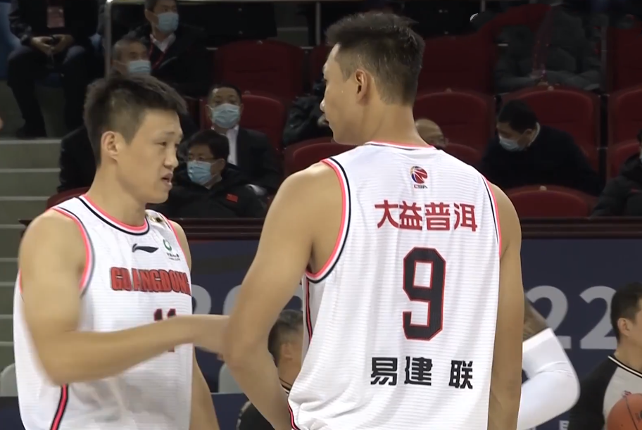 爱游戏下载-贵州男篮遭遇连败，战绩下滑状态不佳