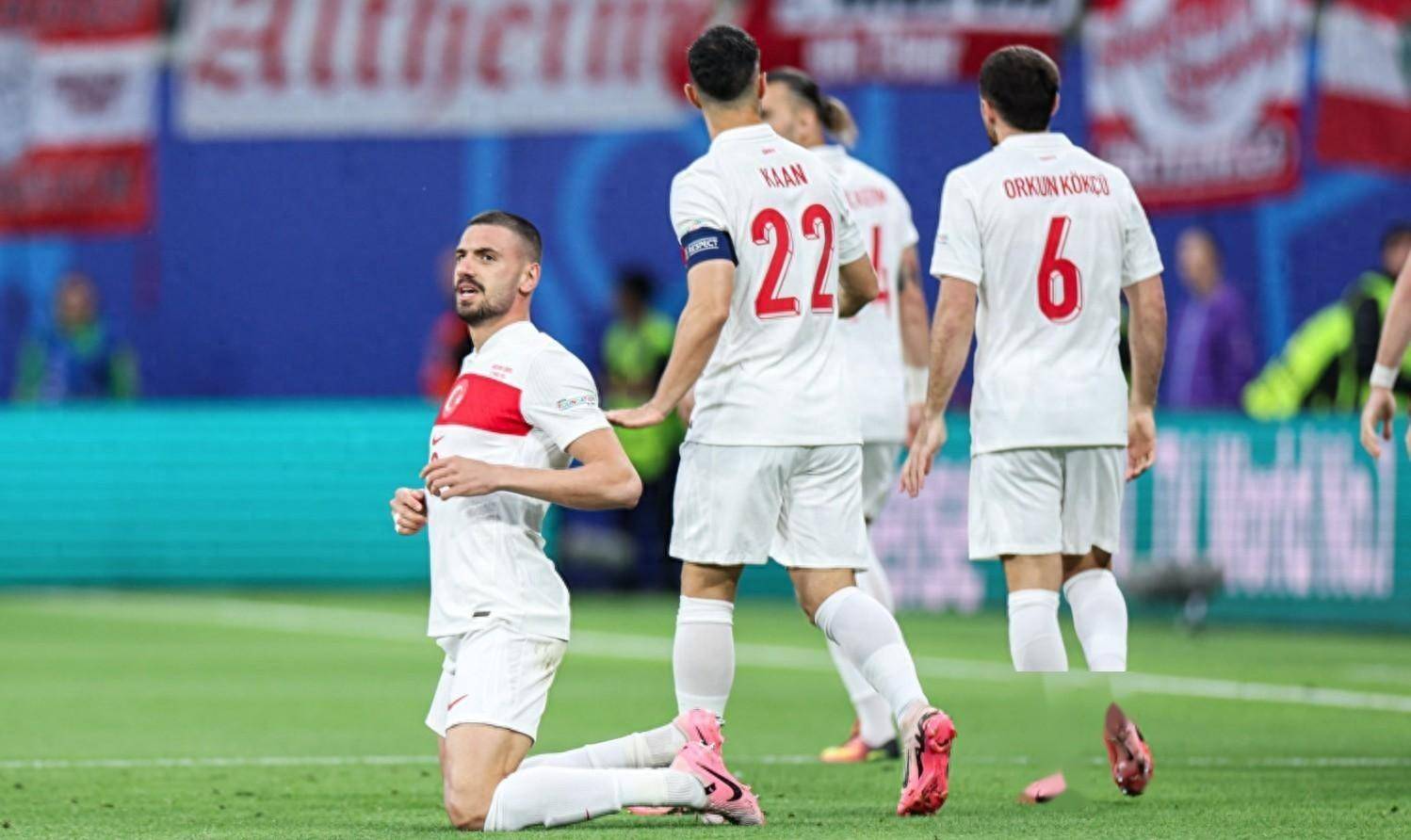 欧洲杯预选赛继续厮杀，球员拼尽全力的简单介绍