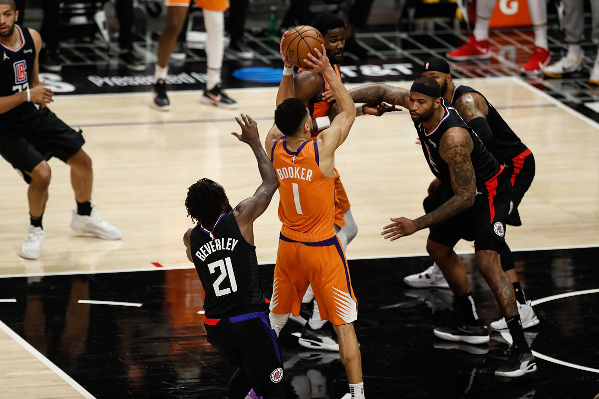 爱游戏官方入口-关于巨星对决：浓眉强势碾压击败快船的信息