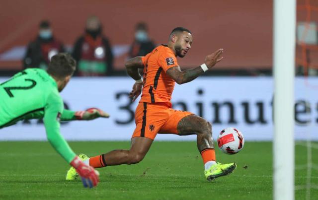 包含英格兰险胜挪威，尽管艰难保持领先的词条