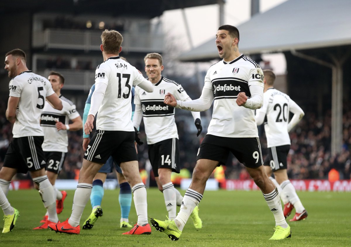 爱游戏入口-托特纳姆热刺前场传射得宝，领先积分榜的简单介绍