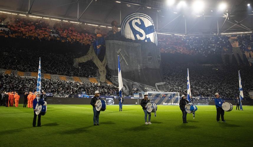 包含沙尔克客场大胜,稳固德甲前四位置的词条 包含沙尔克客场大胜,稳固德甲前四位置的词条