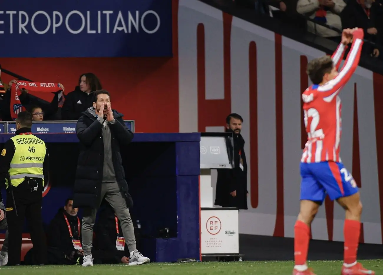 爱游戏官网-柏林赫塔主场痛失胜利，状态低迷的简单介绍