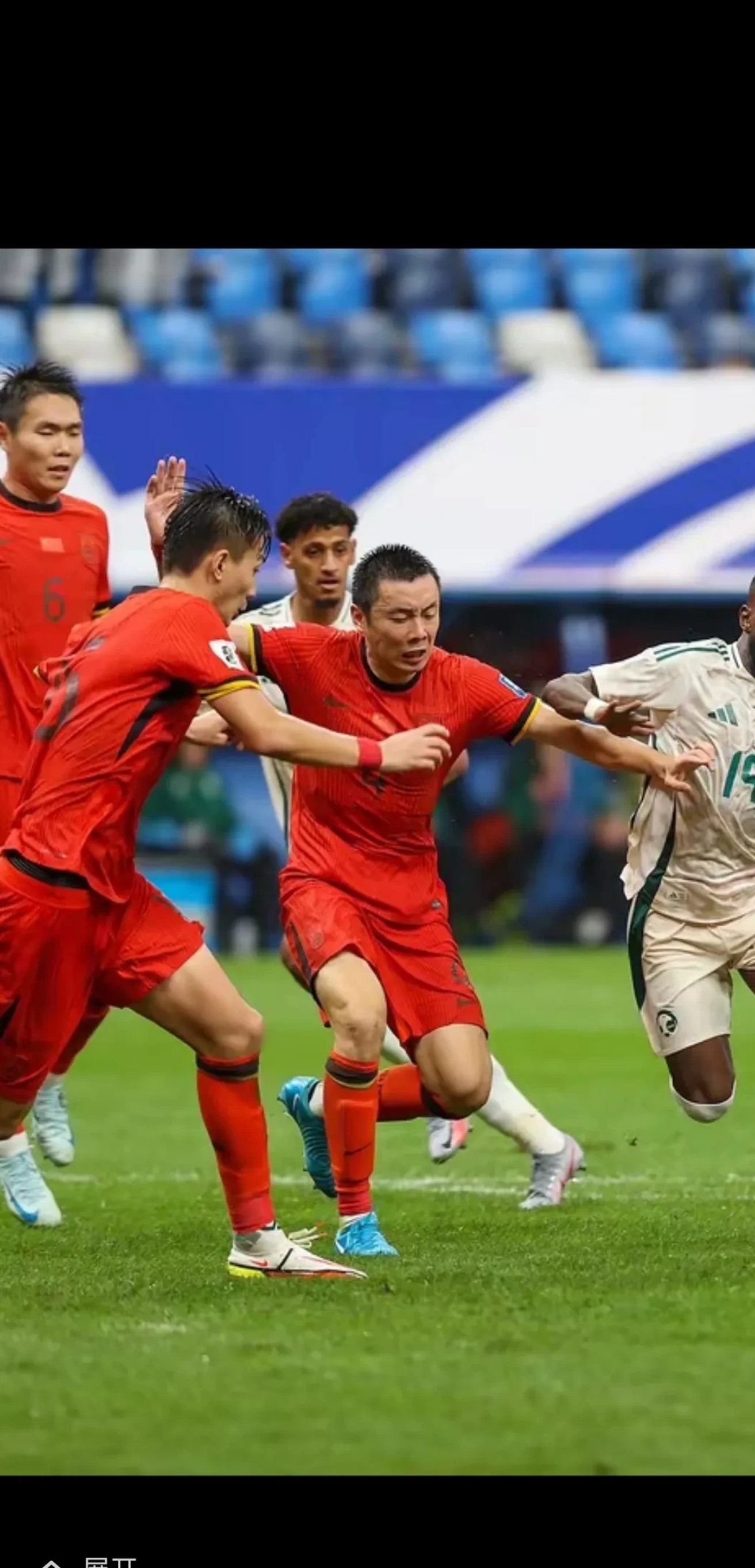 国足遭遇葡萄牙碾压,亚洲杯局势紧张 国足遭遇葡萄牙碾压,亚洲杯局势紧张