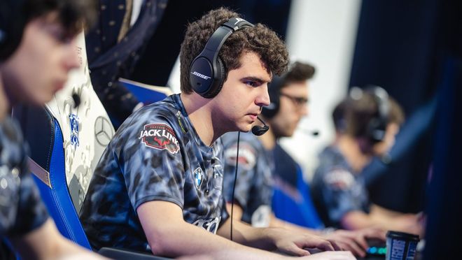 TL绝杀GEN,Perkz单局斩获MVP四强赛3:2(柏林) TL绝杀GEN,Perkz单局斩获MVP四强赛3:2(柏林)