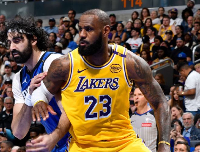 勇士不敌湖人,遭遇三连败的简单介绍 勇士不敌湖人,遭遇三连败的简单介绍