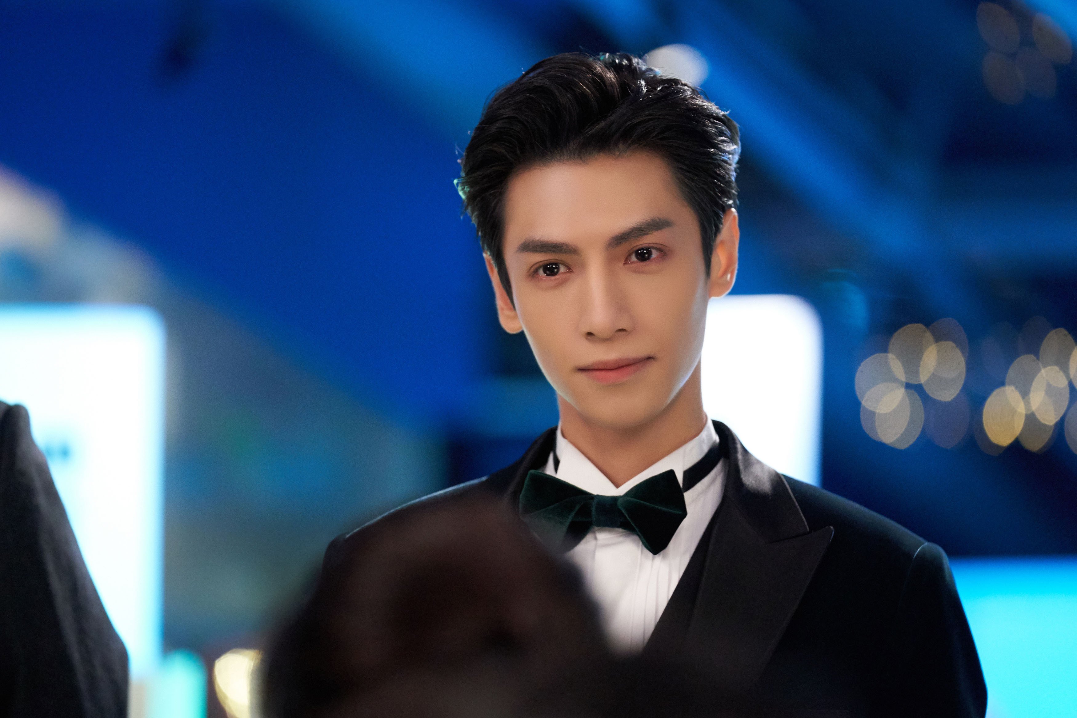 鏖战见证英雄心,伊萨克在罗马与勒沃库森的烽火中淬炼成钢