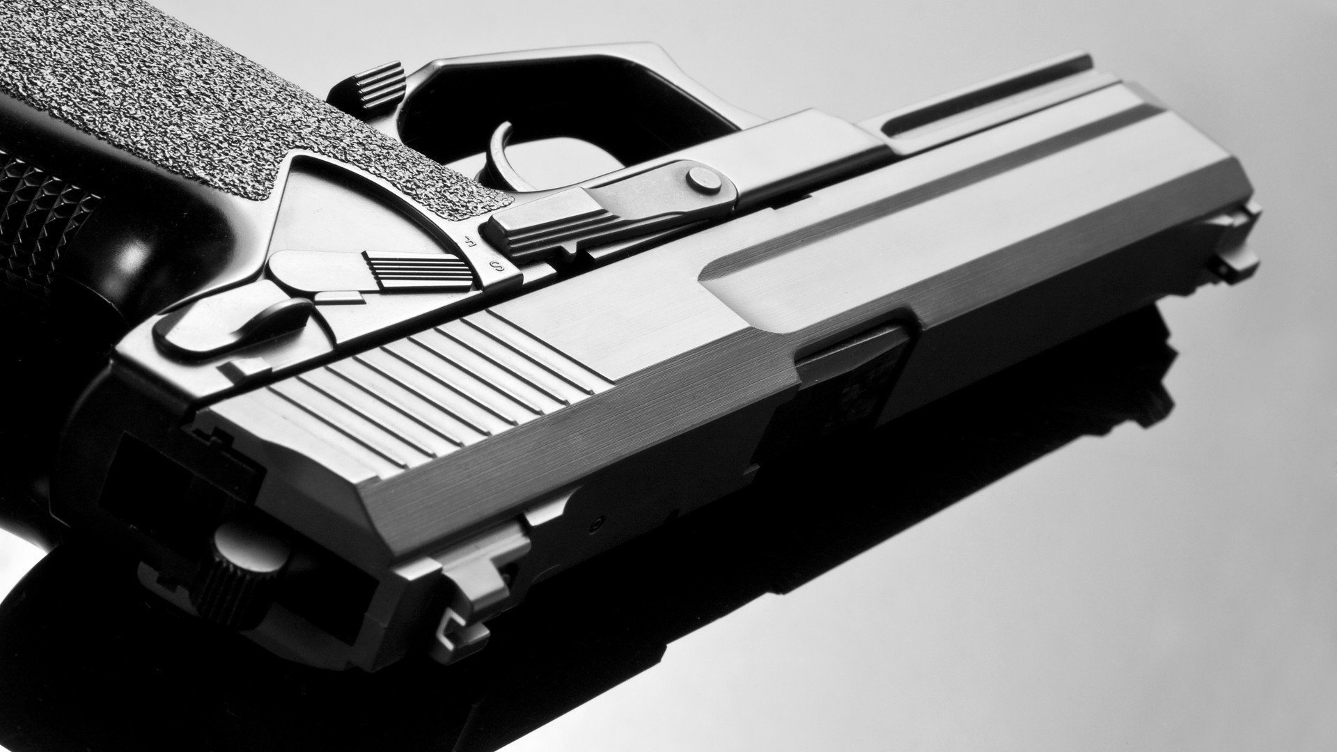 绿茵与洪流，当国家德比的硝烟遇上秘鲁冲垮波兰的启示