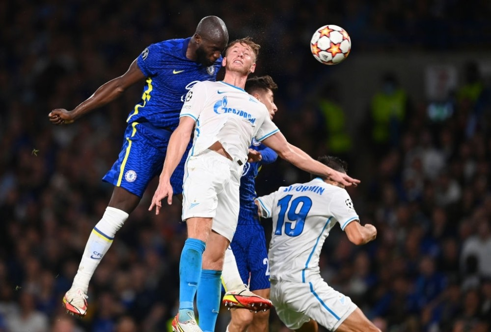 爱游戏官网-欧冠决赛之夜，拉文贡献制胜表现